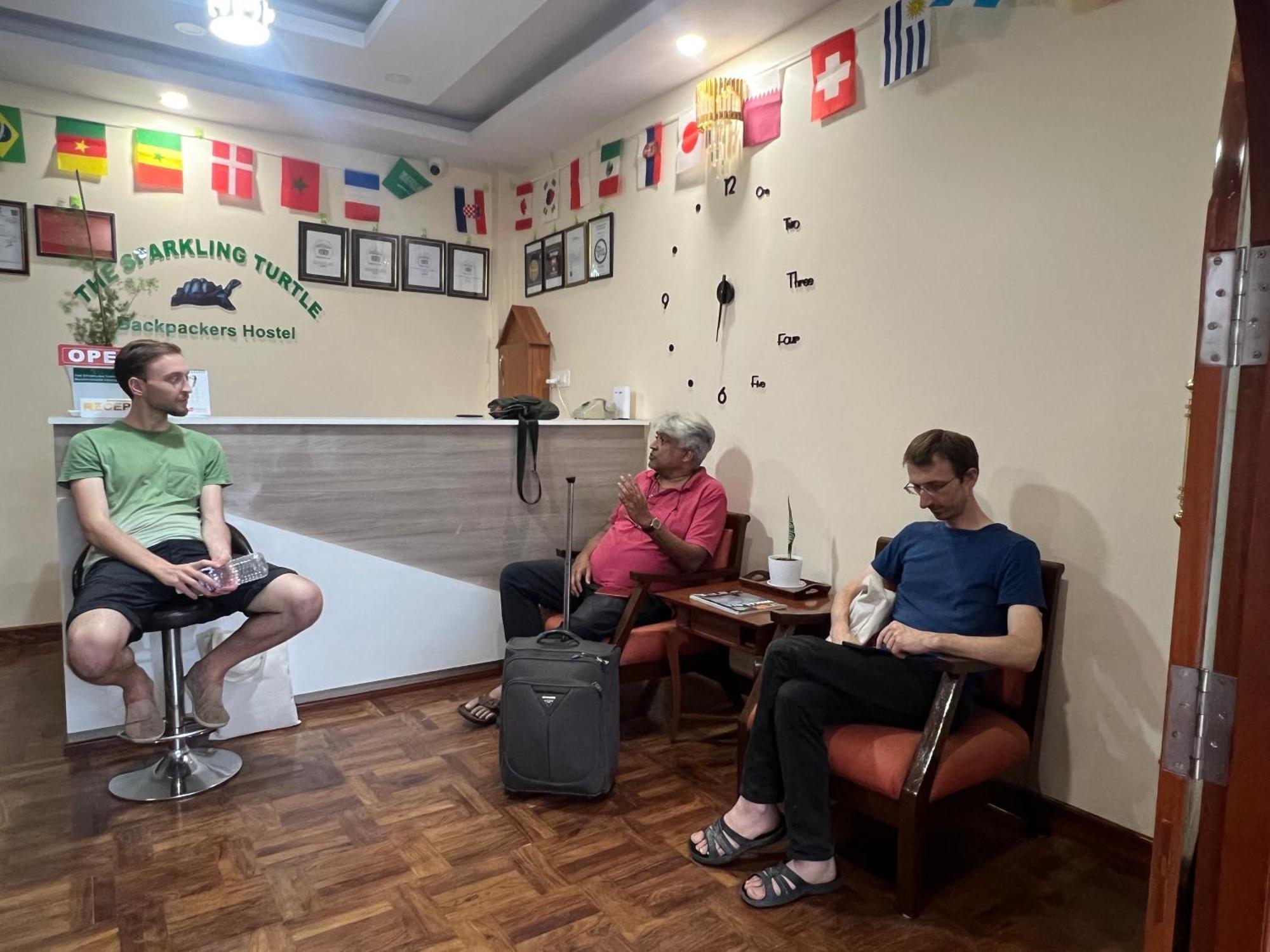 The Sparkling Turtle Backpackers Hostel Катманду Экстерьер фото